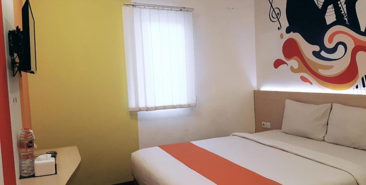 Green Red Hotel Syariah Jombang Exterior photo